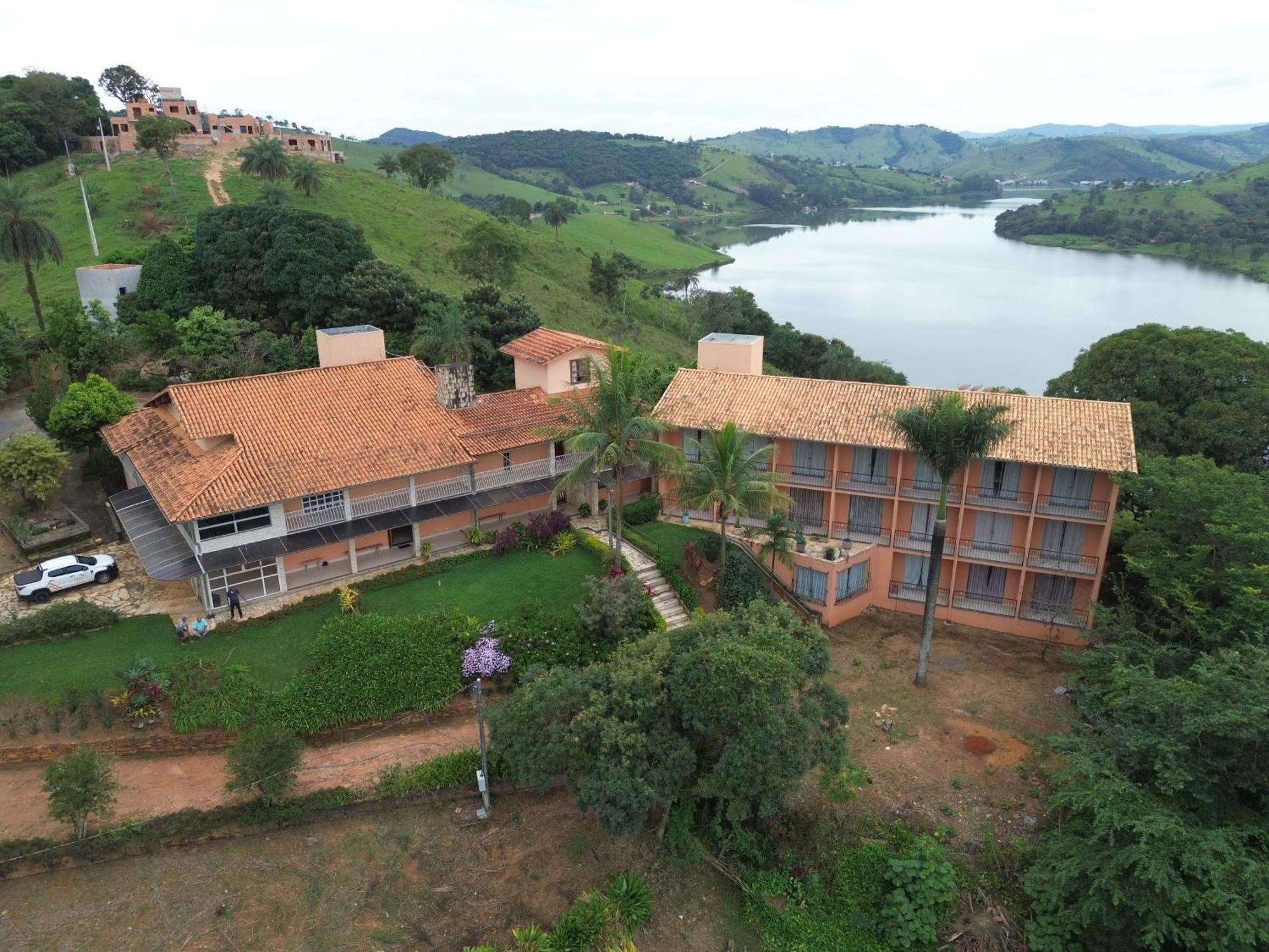 Quarto Duplo com Banheiro Privativo