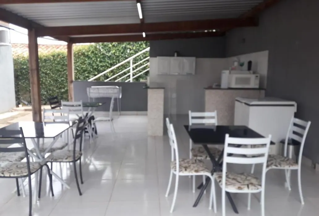 Hospedagem Casa Branca Localizada em um bairro nobre de Capitólio, Escarpas do Lago-1