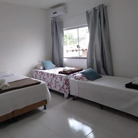 Hospedagem Casa Branca Localizada em um bairro nobre de Capitólio, Escarpas do Lago-3