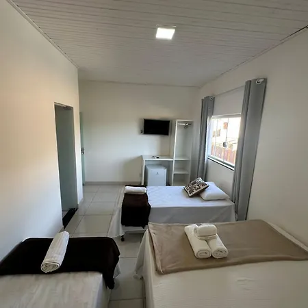 Hospedagem Casa Branca Localizada em um bairro nobre de Capitólio, Escarpas do Lago-2